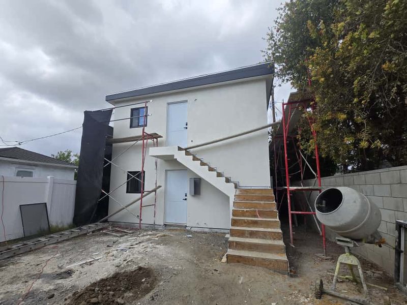 KRN ADU build: stucco and stairs